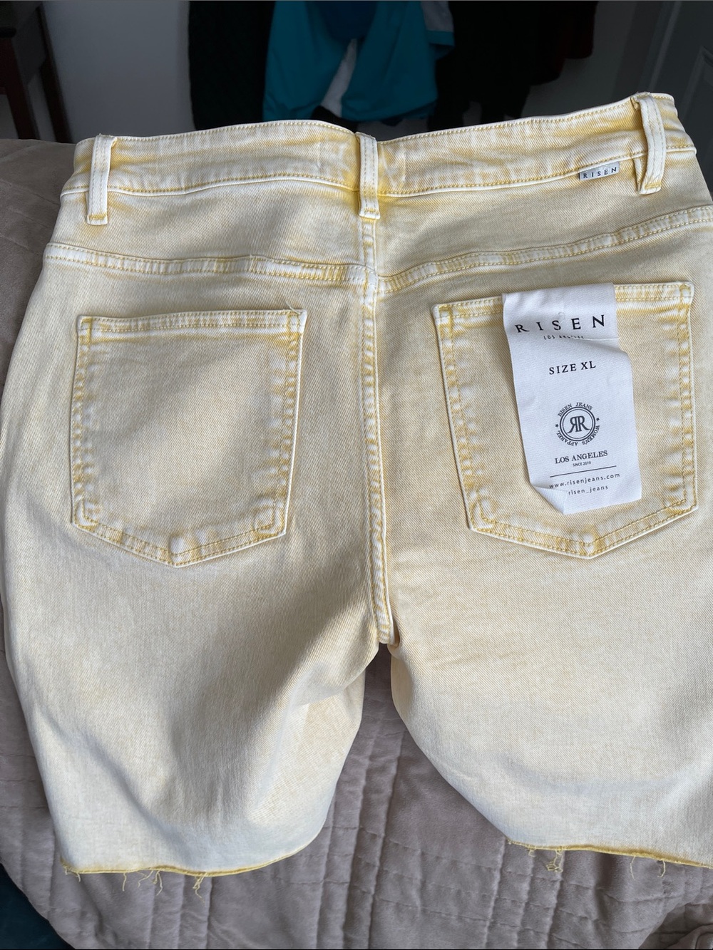 Risen Women’s Boyfriend Jean shorts in banana Soft Yellow